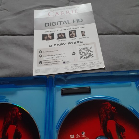 Carrie 2013 Remake Stephen King Blu-Ray - Picture 6 of 6